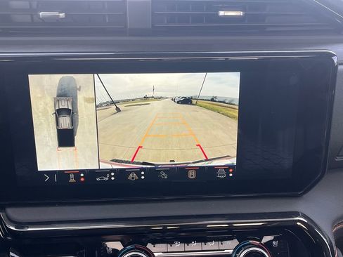 Used 2024 GMC Sierra 2500 AT4 w/ AT4 Premium Plus Package image 25