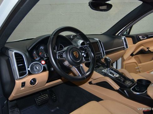 Used 2016 Porsche Cayenne image 11