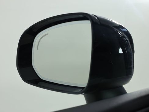 Used 2025 Volvo XC60 B5 Plus w/ Protection Package Premier AWD/4WD image 17