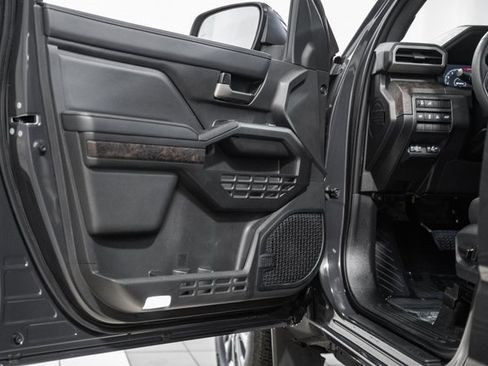 Used 2024 Toyota Tacoma Limited w/ Limited Package (LT) image 42