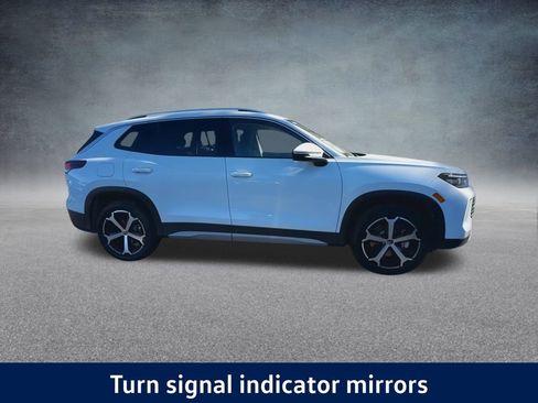 New 2025 Volkswagen Tiguan SE image 26