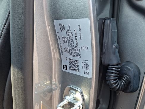 Used 2024 Chevrolet Colorado LT w/ LT Convenience Package III RWD image 24