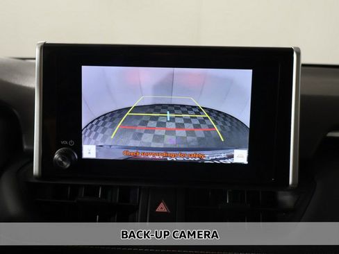 Used 2025 Toyota RAV4 XLE image 5