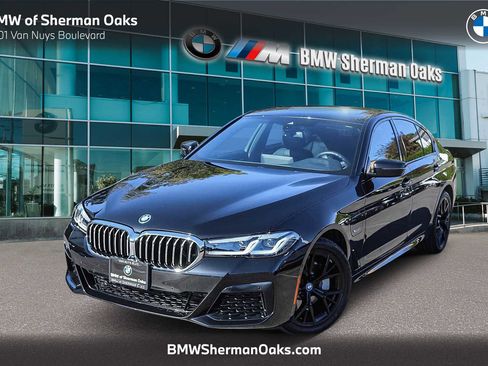 Used 2023 BMW 530e w/ M Sport Package image 1