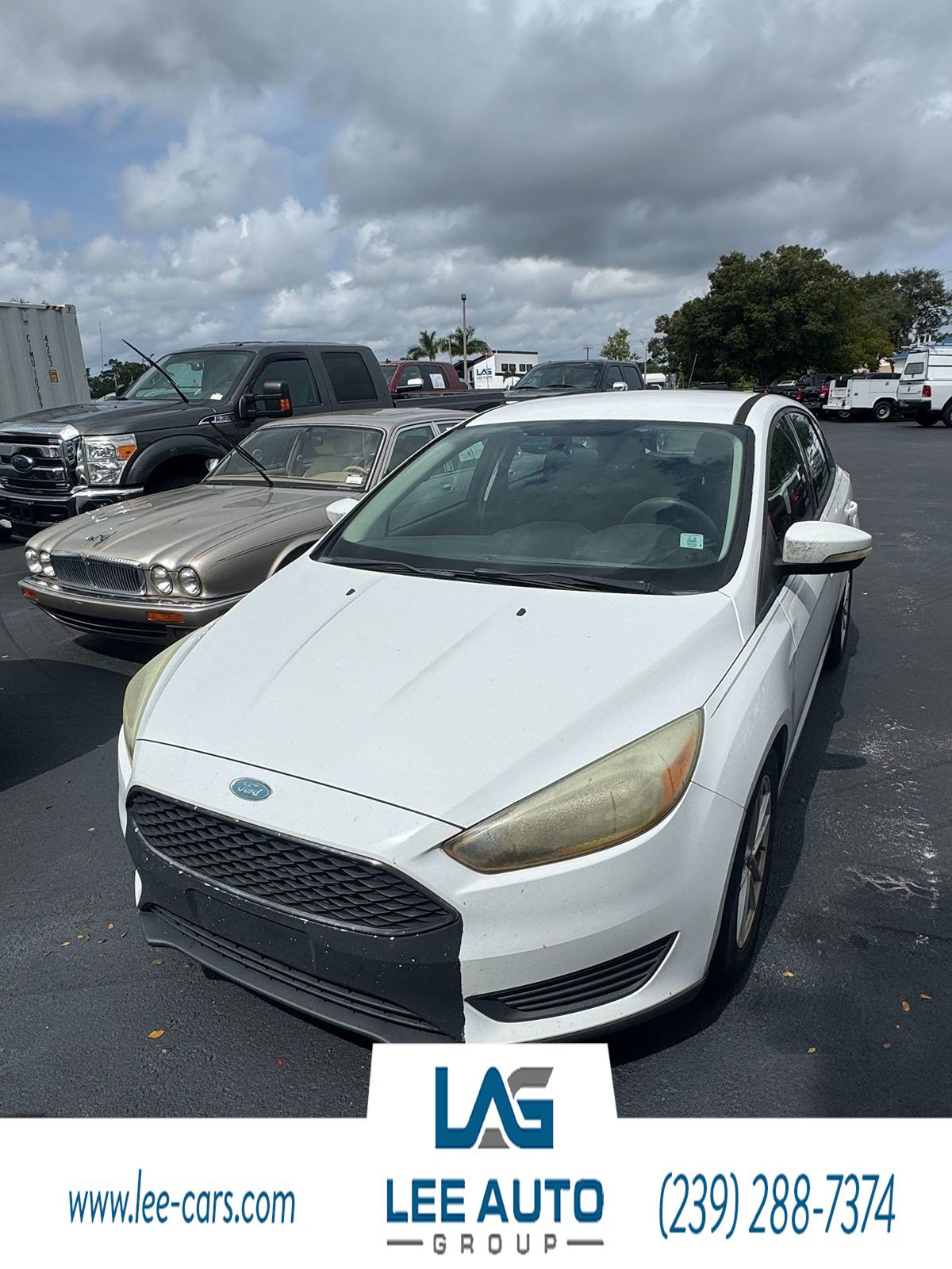 Used 2015 Ford Focus SE FWD image 2