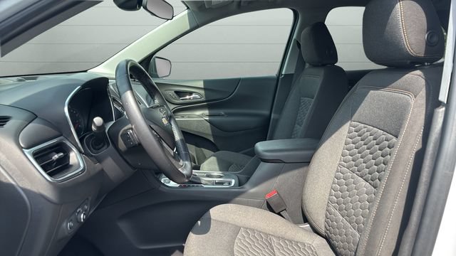 Used 2020 Chevrolet Equinox LT w/ Driver Convenience Package AWD/4WD image 21