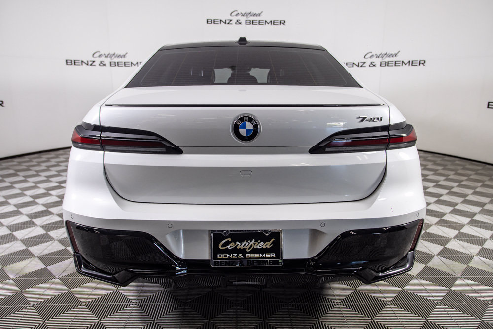 Used 2025 BMW 740i RWD image 7
