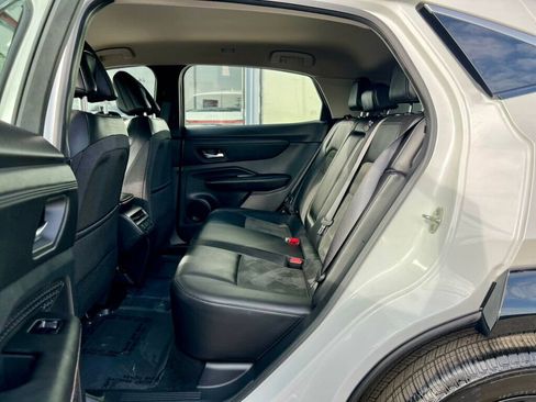 Used 2024 Nissan Ariya FWD image 15