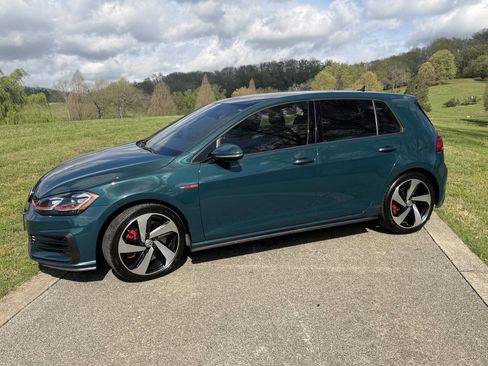 Used 2019 Volkswagen GTI SE w/ SE Experience Package image 2