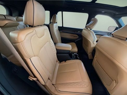 Used 2024 Jeep Grand Cherokee L Summit w/ High Altitude Package image 34