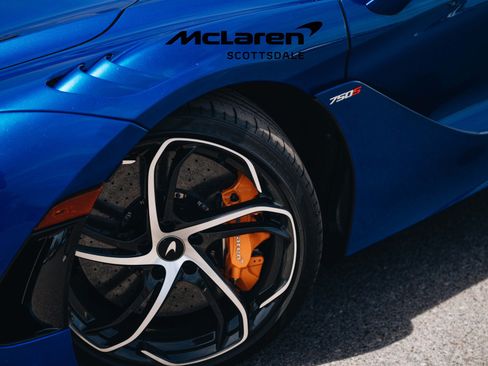 Used 2024 McLaren 750S Spider RWD image 16