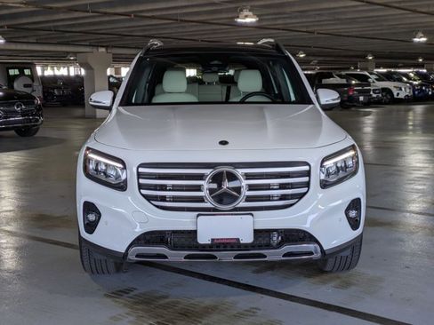 New 2025 Mercedes-Benz GLB 250 4MATIC image 2