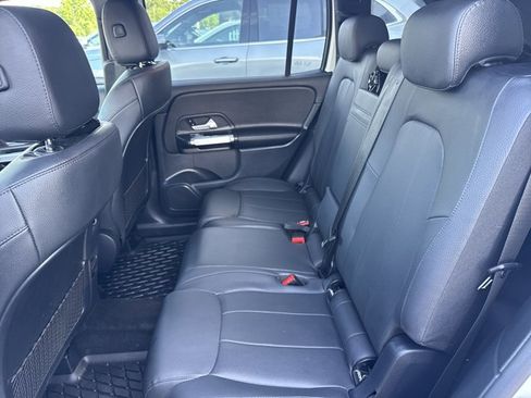 Used 2022 Mercedes-Benz GLB 250 4MATIC image 6