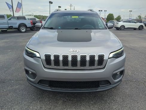 Used 2019 Jeep Cherokee Latitude w/ Popular Appearance Group AWD/4WD image 3