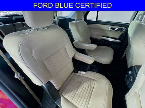 Certified 2021 Ford Explorer XLT RWD image 30