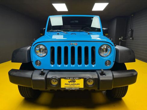 Used 2018 Jeep Wrangler Sport AWD/4WD image 2