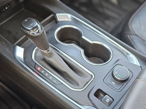 Used 2019 Chevrolet Traverse LT w/ LT Premium Package image 26