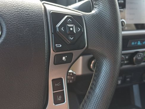 Used 2021 Toyota Tacoma SR5 AWD/4WD image 22
