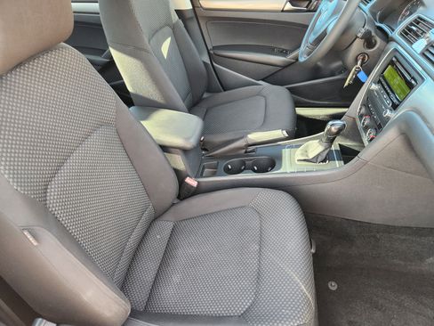 Used 2013 Volkswagen Passat 2.5 S image 14