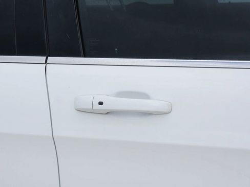 Used 2018 Jeep Grand Cherokee Laredo image 20