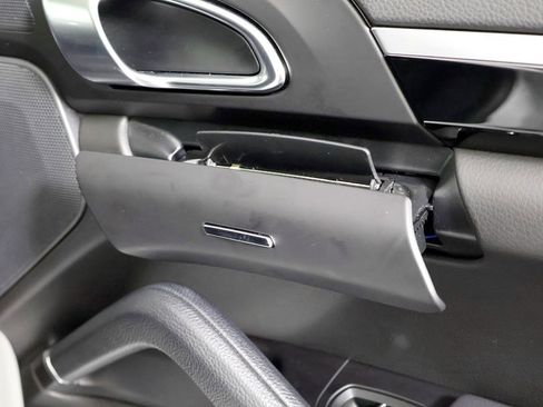 Used 2017 Porsche Cayenne Platinum Edition w/ Premium Package Plus (PJX) image 64