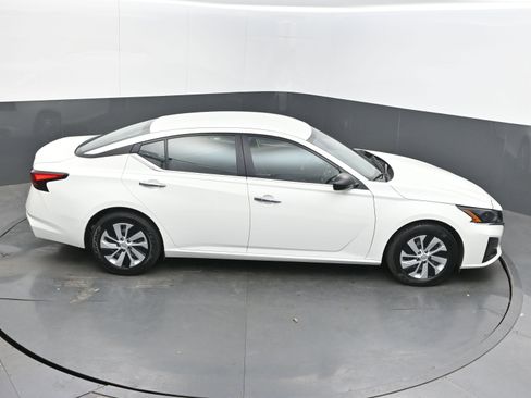 Used 2024 Nissan Altima 2.5 S image 35