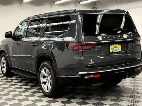 Used 2022 Jeep Wagoneer Series II AWD/4WD image 3