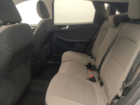 Used 2021 Ford Escape SE image 18