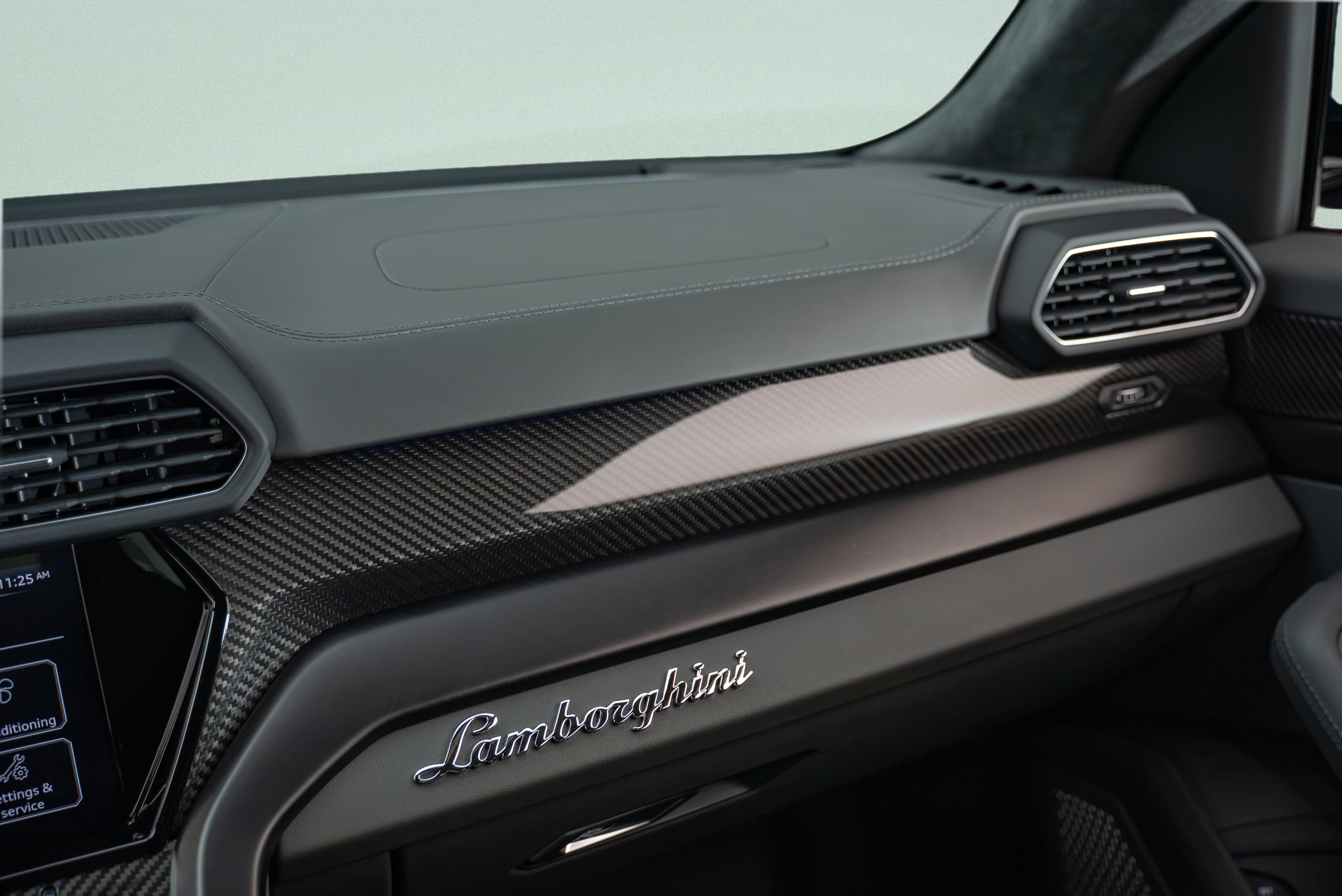 Used 2024 Lamborghini Urus S AWD/4WD image 22