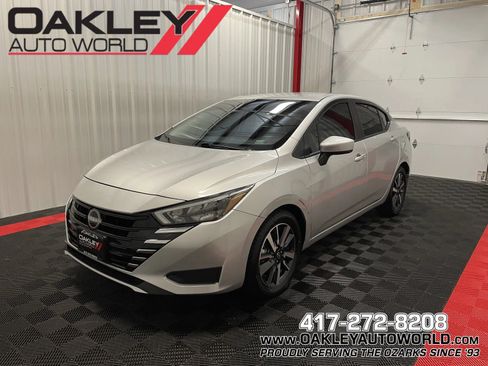 Used 2025 Nissan Versa SV w/ Trunk Package FWD image 1