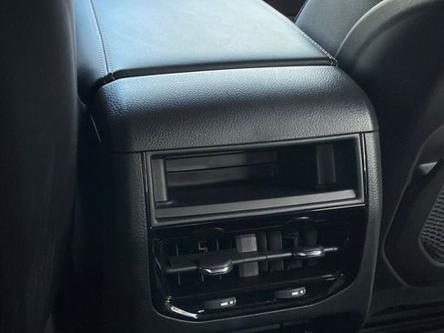 Used 2024 Jeep Grand Cherokee Limited w/ Luxury Tech Group II image 25