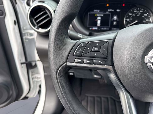 Used 2023 Nissan Kicks SV image 31