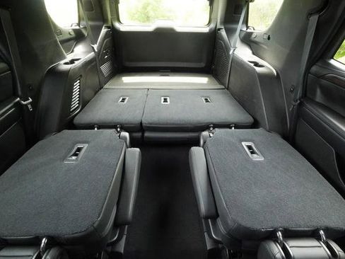 Used 2021 Chevrolet Tahoe LT w/ Luxury Package RWD image 29