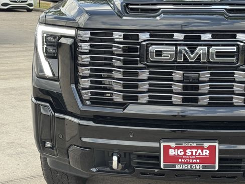 Used 2025 GMC Sierra 2500 Denali Ultimate image 6