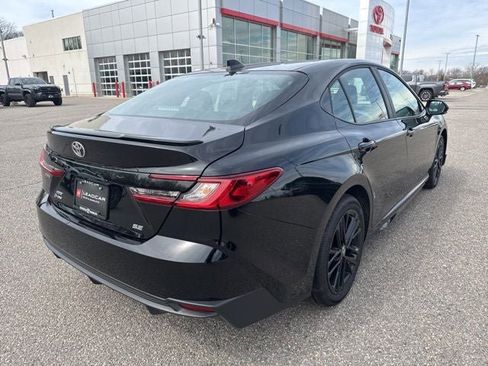 Used 2026 Toyota Camry SE w/ Convenience Package image 12