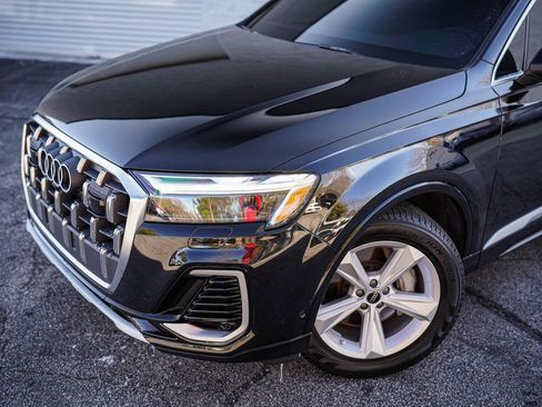 Used 2025 Audi Q7 2.0T Premium w/ Convenience Package image 2