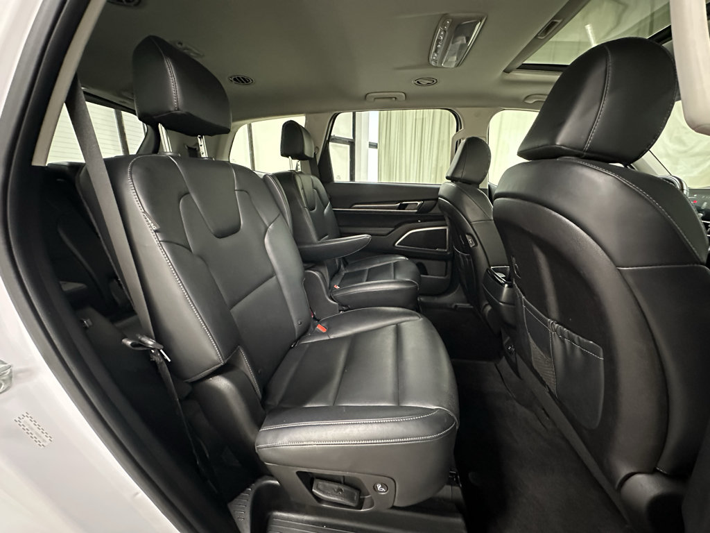 Used 2025 Kia Telluride S AWD/4WD image 18