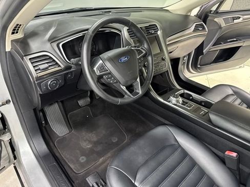 Used 2019 Ford Fusion SEL FWD image 11