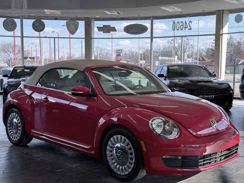 Used 2016 Volkswagen Beetle 1.8T S image 1
