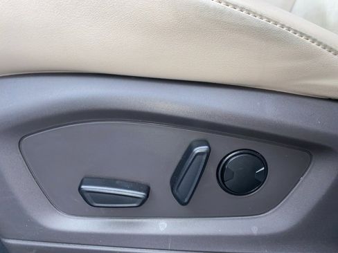 Used 2023 Ford Explorer Platinum w/ Technology Package image 21