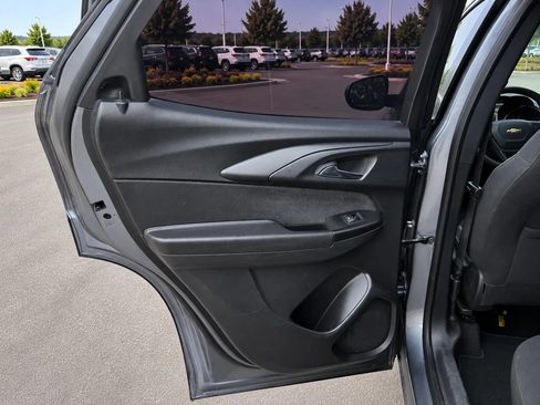 Used 2022 Chevrolet TrailBlazer LT w/ Convenience Package FWD image 23