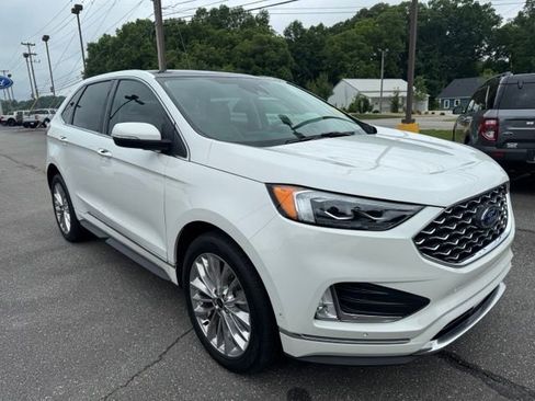 Used 2024 Ford Edge Titanium w/ Titanium Elite Package AWD/4WD image 3