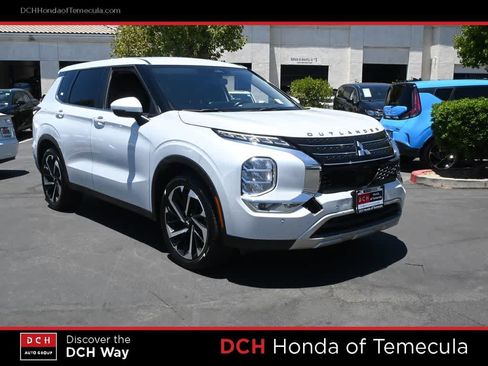Used 2024 Mitsubishi Outlander SE FWD image 3