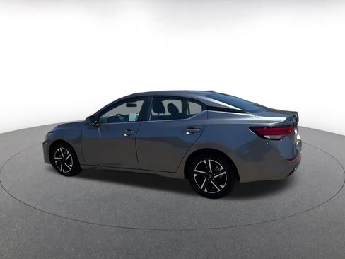 Used 2025 Nissan Sentra SV FWD image 10
