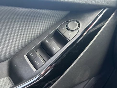 Used 2025 Chevrolet Equinox LT w/ Safety and Technology Package FWD image 20