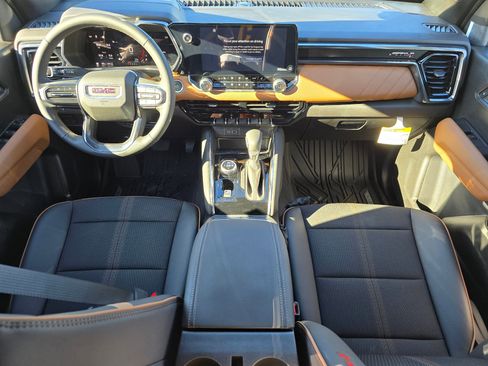 New 2025 GMC Canyon AT4 w/ Nightfall Edition image 17