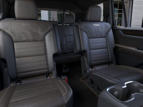 New 2026 GMC Acadia Denali Ultimate w/ LPO, Floor Liner Package image 17