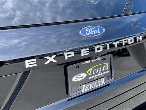 Used 2025 Ford Expedition Max Active AWD/4WD image 8