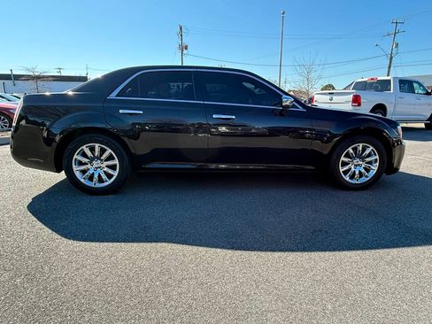 Used 2014 Chrysler 300 C RWD image 7