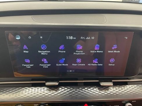 Used 2024 Kia Carnival SX Prestige FWD image 3